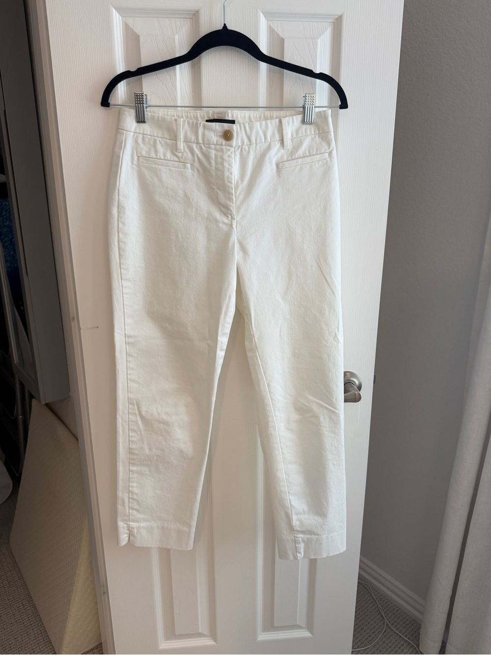Ann Taylor White Cropped Straight Capris